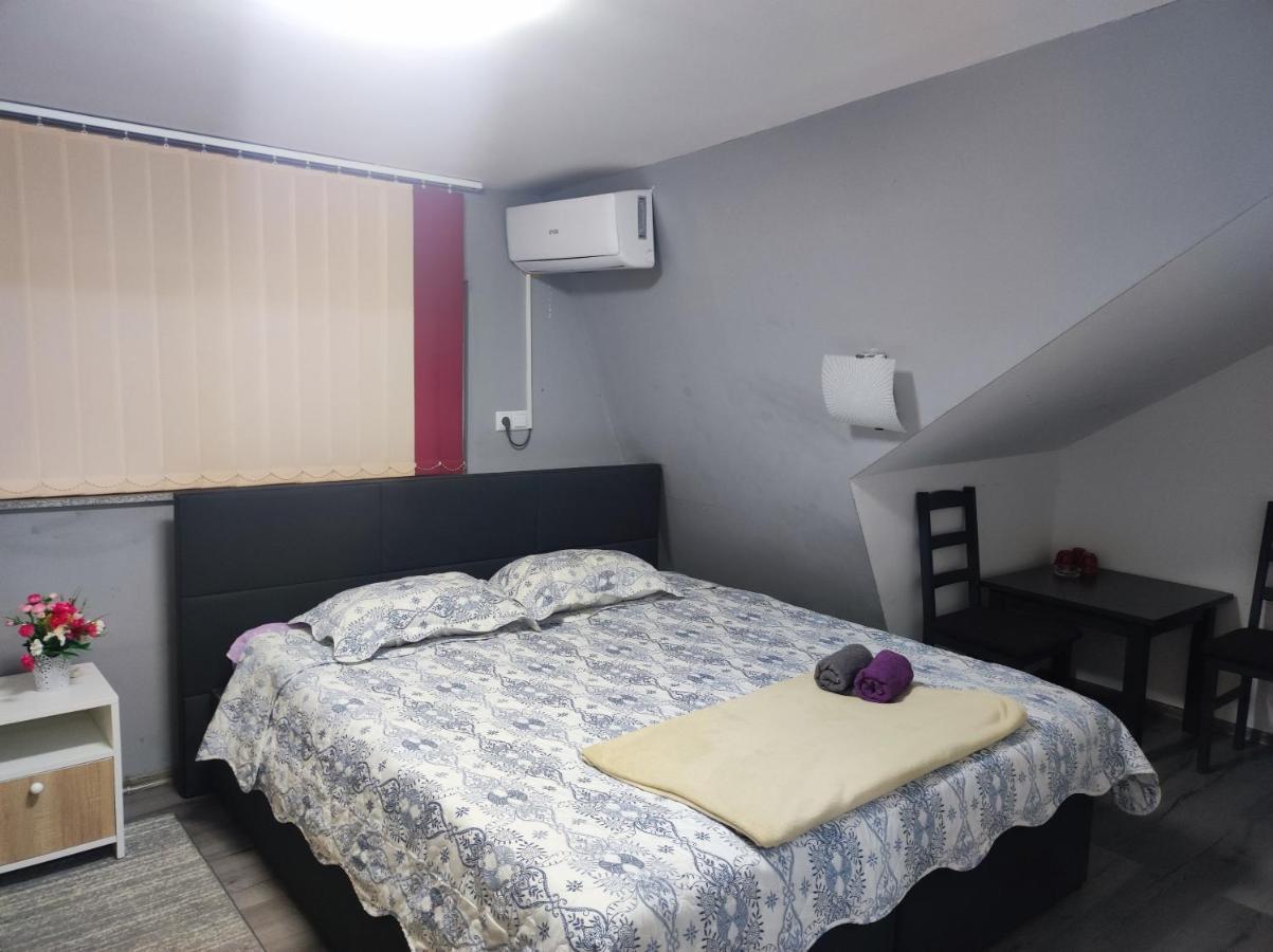 Ferienwohnung Vela-Edo Zavidovici Exterior foto