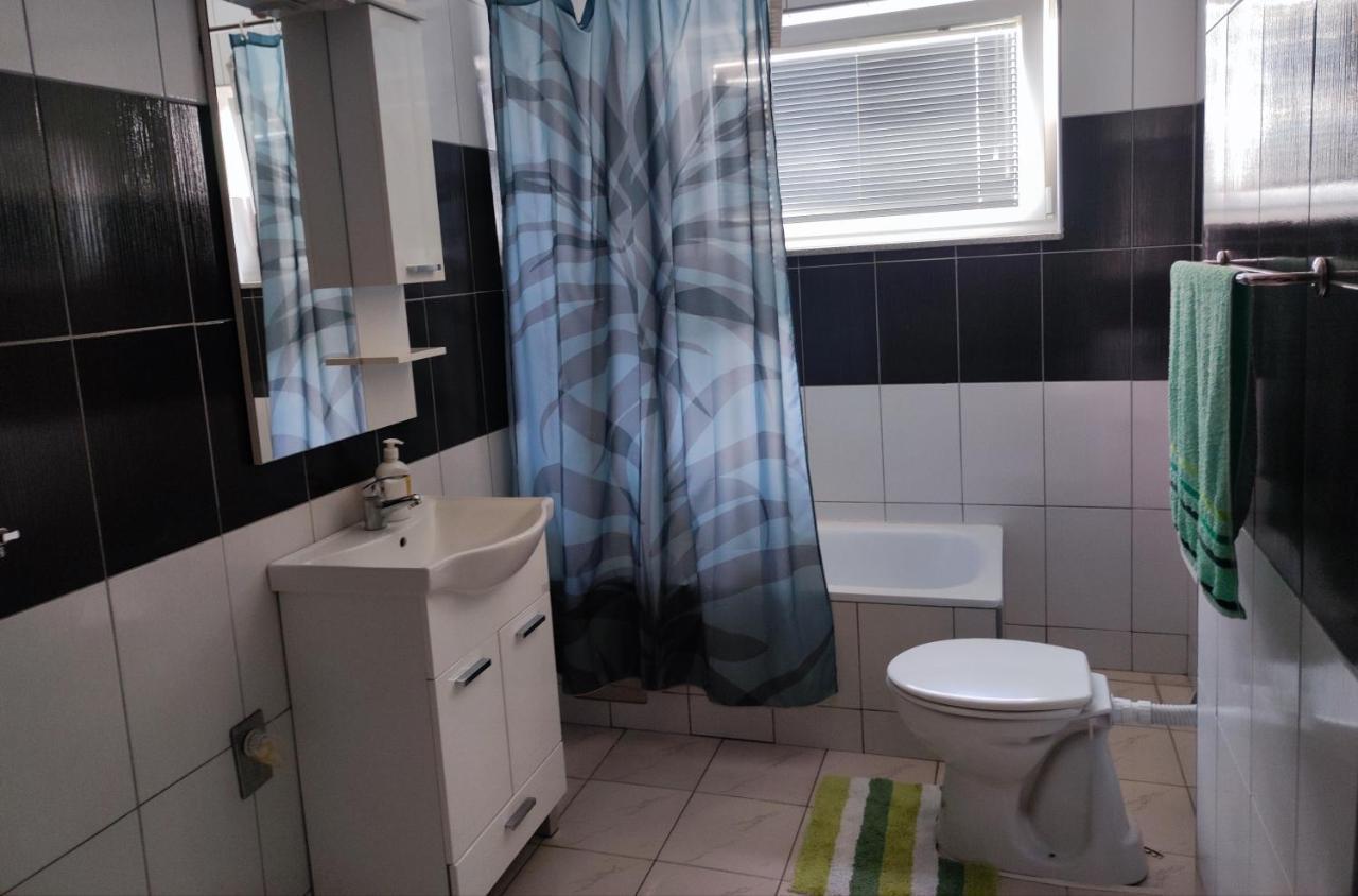 Ferienwohnung Vela-Edo Zavidovici Exterior foto
