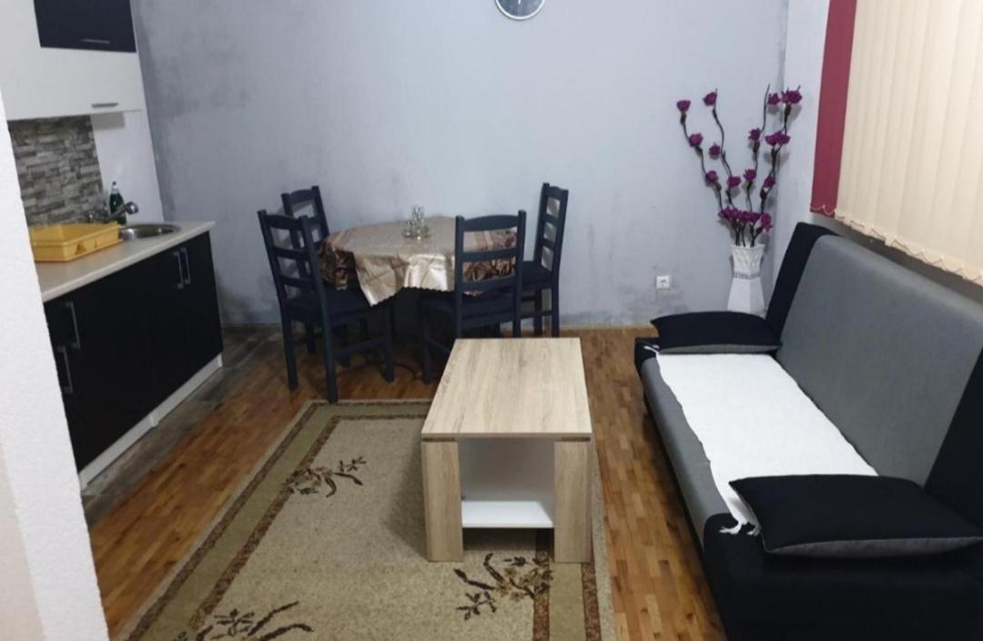 Ferienwohnung Vela-Edo Zavidovici Exterior foto