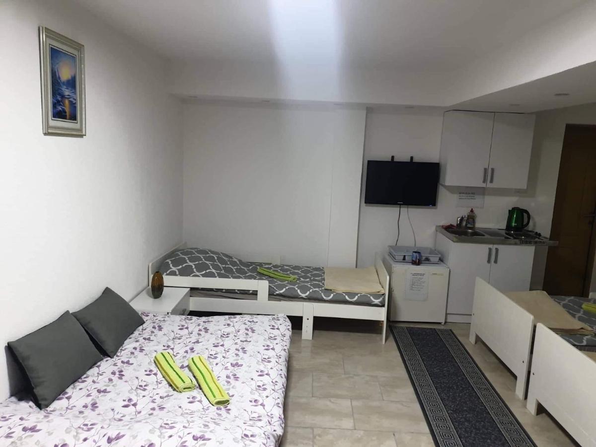 Ferienwohnung Vela-Edo Zavidovici Exterior foto
